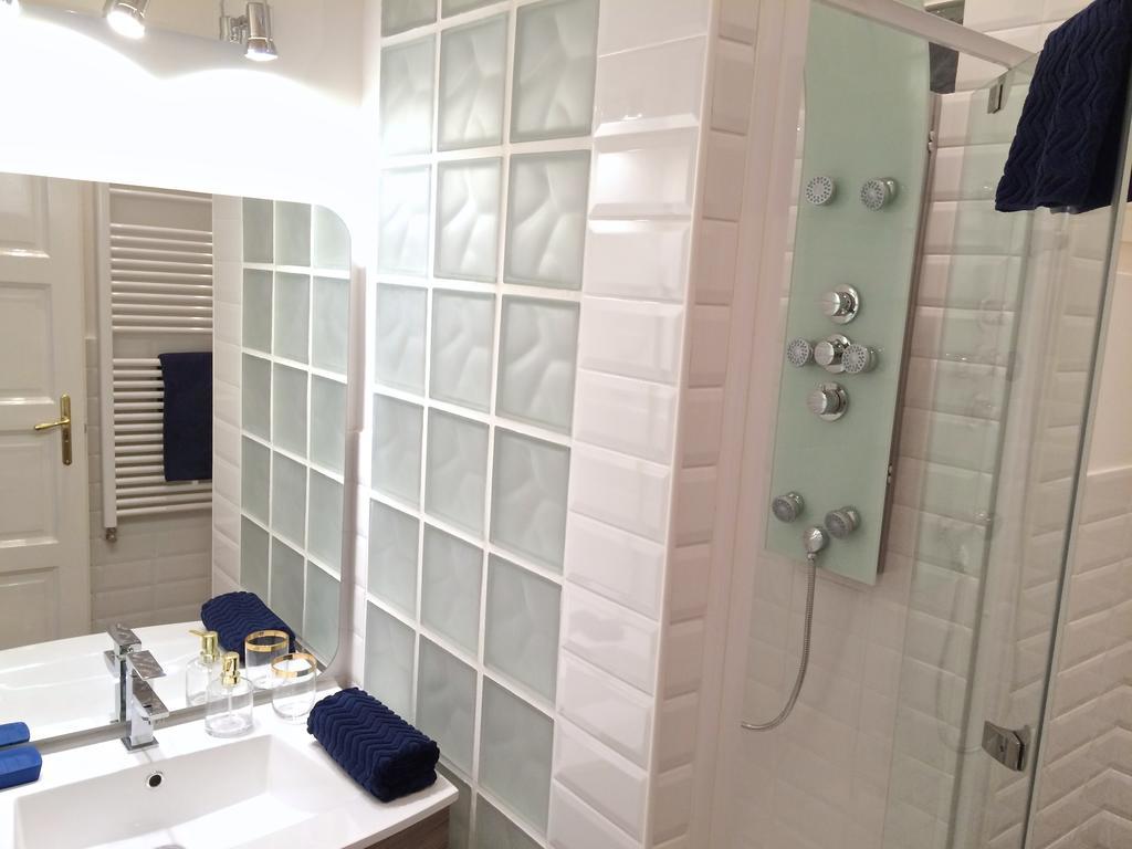 Hello Downtown Apartment - Eiffel Boedapest Kamer foto