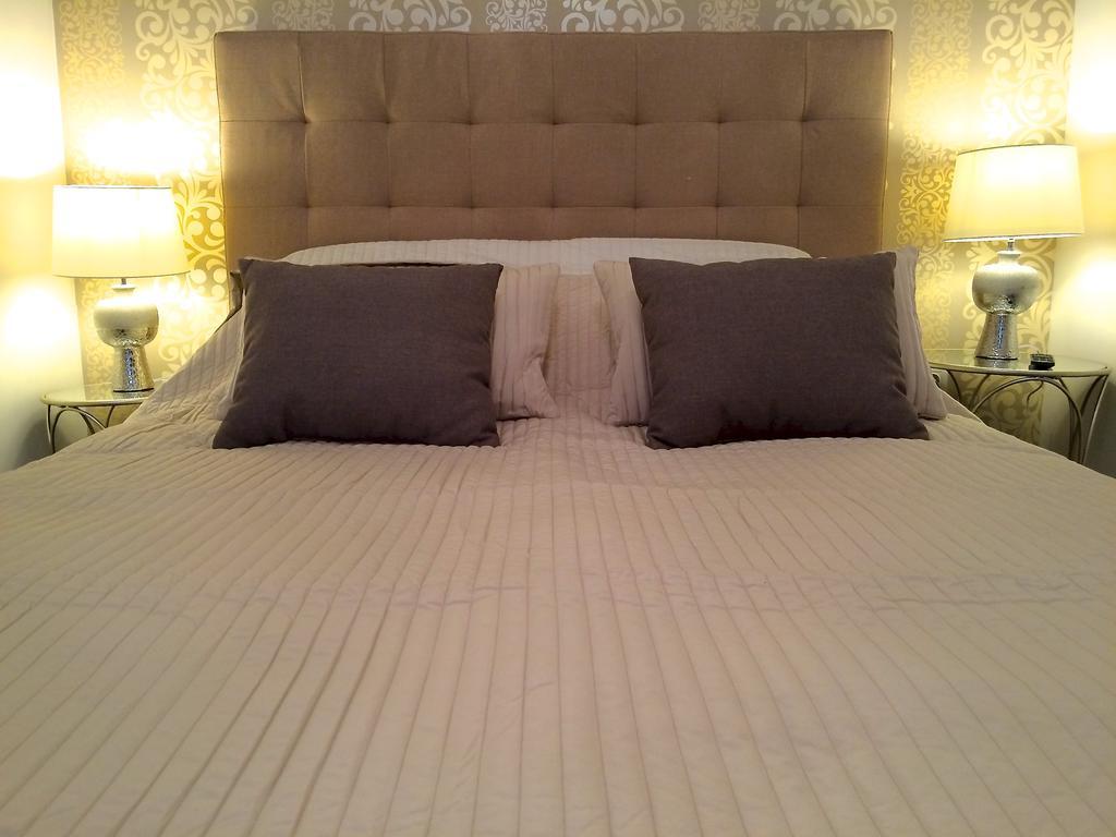 Hello Downtown Apartment - Eiffel Boedapest Kamer foto