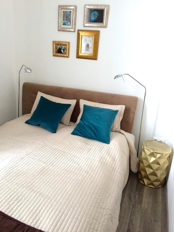 Hello Downtown Apartment - Eiffel Boedapest Kamer foto