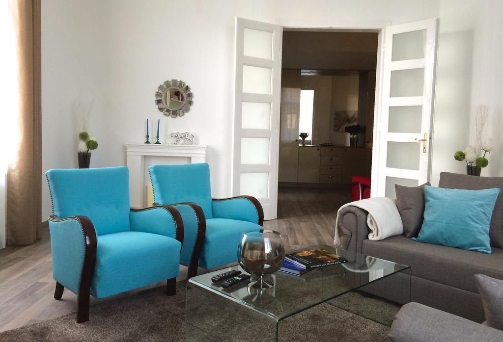 Hello Downtown Apartment - Eiffel Boedapest Kamer foto